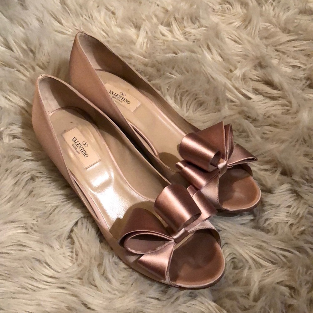 Valentino Satin heels 💯Authentic